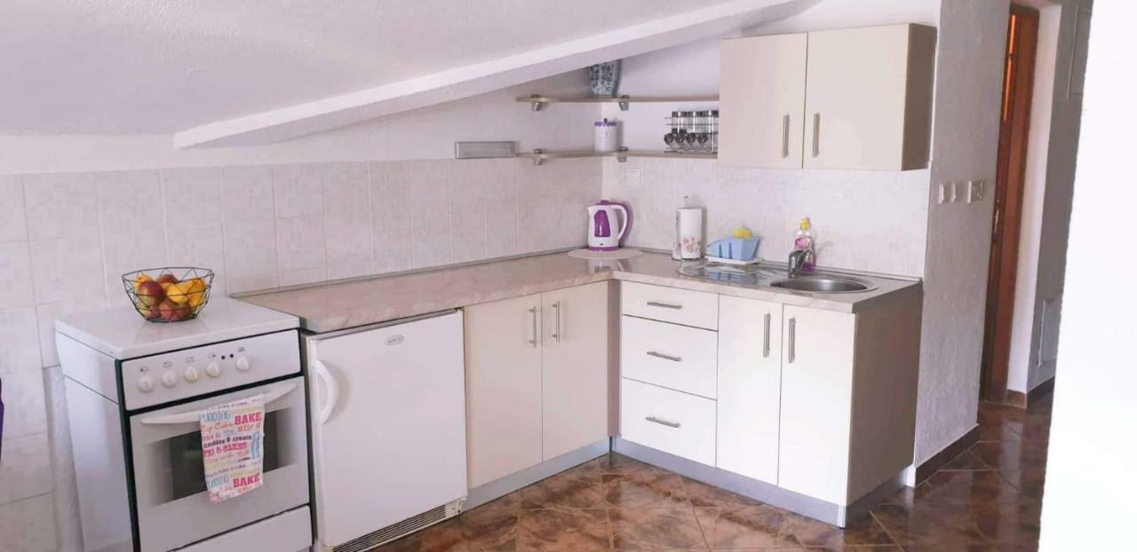 Apartments Nevistic Tribalj  ภายนอก รูปภาพ