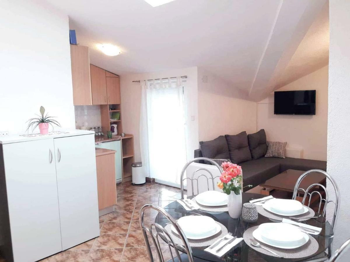 Apartments Nevistic Tribalj  ภายนอก รูปภาพ